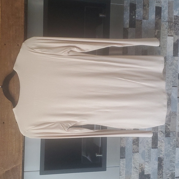 Maternity Top - Picture 2 of 4